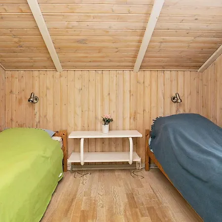 10 Person In L Kken * Gronhoj (Nordjylland)